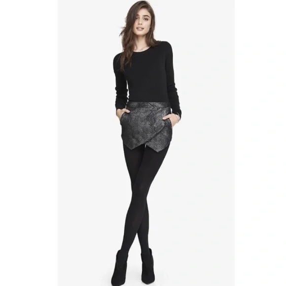 Express Black Metallic Women Shorts - Picture 2 of 8